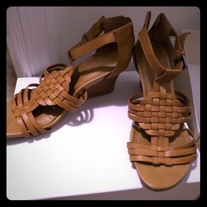 Kenneth Cole 2 inch wedges